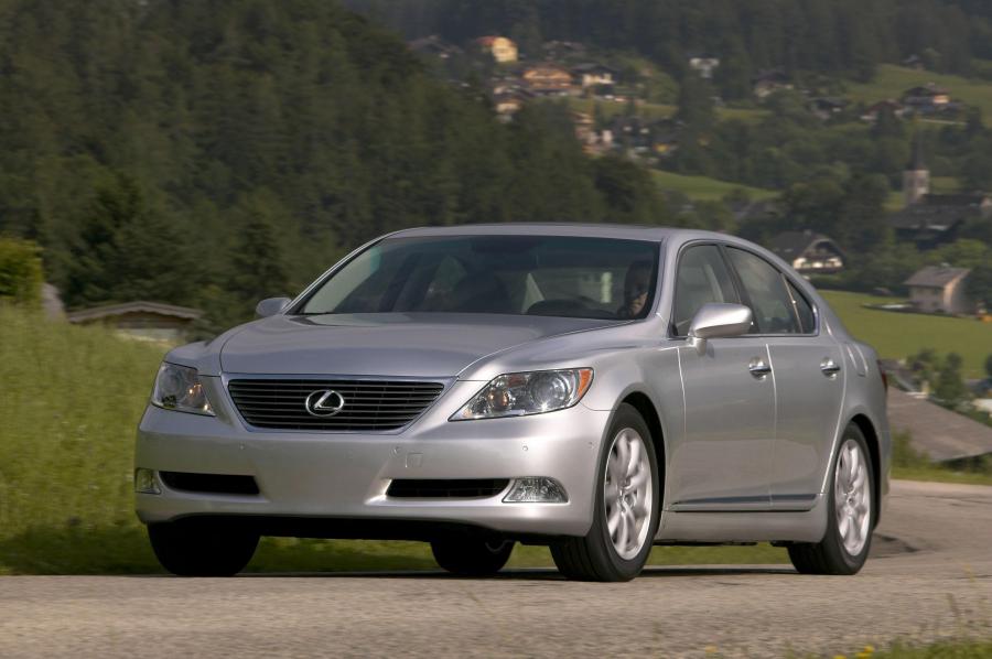  Lexus LS460 2009 года  (фото 21 из 23)